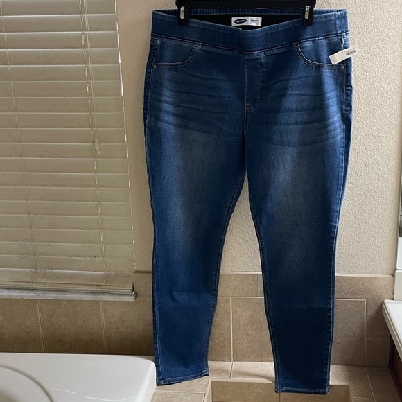 Old Navy Blue Skinny Jeans with Tapered Leg - Picture 2 of 5